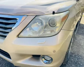 Бампер Toyota
