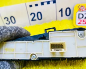 Кнопка ручника TOYOTA