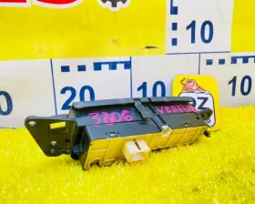 Кнопка ручника TOYOTA