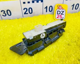 Кнопка ручника TOYOTA