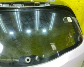 Стекло двери багажника Nissan