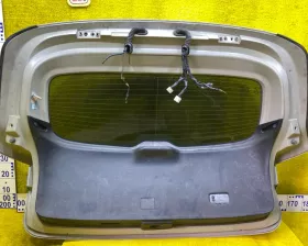 Стекло двери багажника Nissan