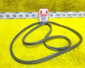 Уплотнительная резинка багажника LEXUS