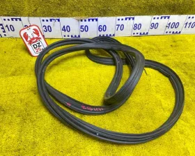 Уплотнительная резинка багажника LEXUS