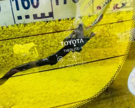 Стекло двери багажника TOYOTA