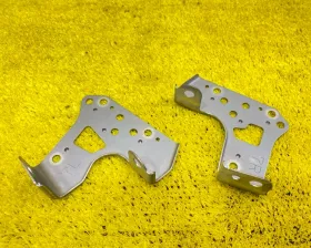 Крепление магнитофона Toyota