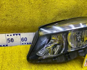 Фара Mercedes-Benz