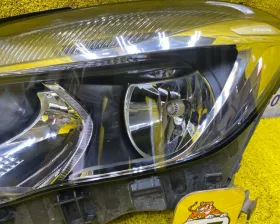 Фара Mercedes-Benz