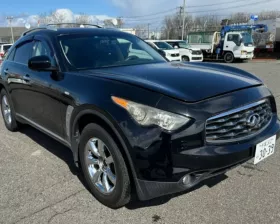 Пластиковая крышка на двс Nissan