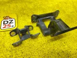 Петли двери багажника TOYOTA FJ CRUISER 2011/Цвет 2KC 6880160050 GSJ15W/GSJ10W 1GRFE, задние