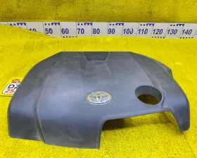 Пластиковая крышка на двс Toyota