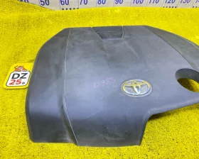 Пластиковая крышка на двс Toyota