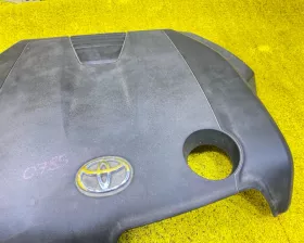 Пластиковая крышка на двс Toyota