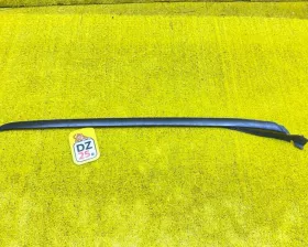 Молдинг лобового стекла Toyota