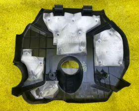 Пластиковая крышка на двс Toyota