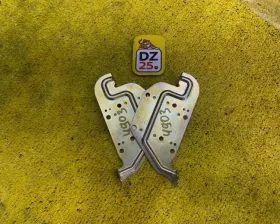 Крепление магнитофона Toyota