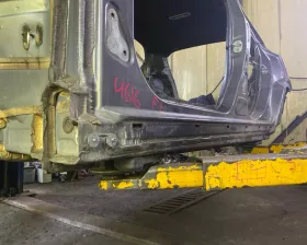 Порог кузова Mercedes-Benz