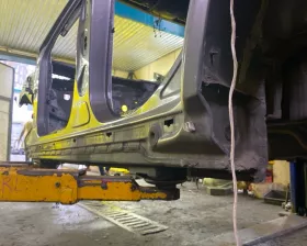 Порог кузова Mercedes-Benz