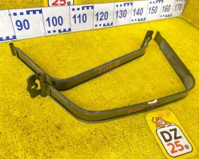 Крепление бака TOYOTA