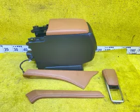 Бардачок между сиденьями LEXUS