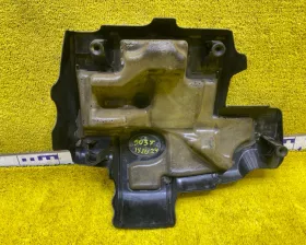 Пластиковая крышка на двс TOYOTA