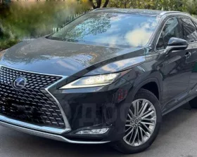 Пластиковая крышка на двс TOYOTA