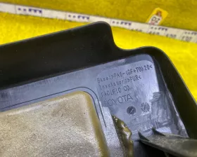 Пластиковая крышка на двс TOYOTA