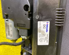 Люк Mercedes-Benz