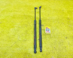 Амортизатор на заднее стекло Toyota