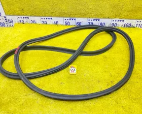 Уплотнительная резинка багажника LEXUS