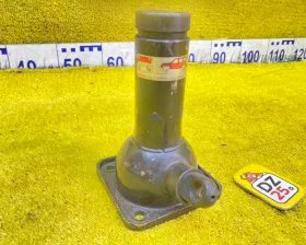 Поддомкратник/ домкрат TOYOTA