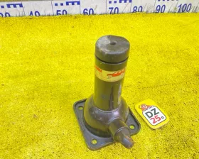 Поддомкратник/ домкрат TOYOTA