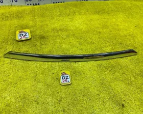 Накладка на дверь багажника Nissan