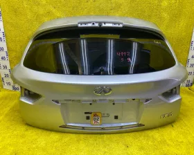 Стекло двери багажника Nissan