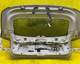 Стекло двери багажника Nissan