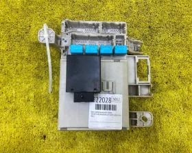 Блок предохранителей салон Toyota