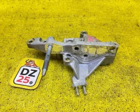 Кронштейн опоры двигателя Toyota