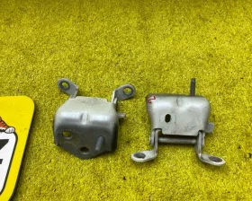 Петли двери багажника Toyota