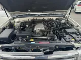 Петли двери багажника TOYOTA LAND CRUISER/LAND CRUISER CYGNUS/LX470 2003/Цвет 070 6611060020 UZJ100/UZJ100L/UZJ100/FZJ100/FZJ105/HDJ100/HDJ100L/HDJ101/HDJ101K/HZJ105/HZJ105L 2UZFE, задние