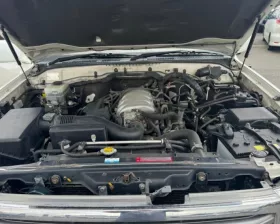 Петли двери багажника Toyota