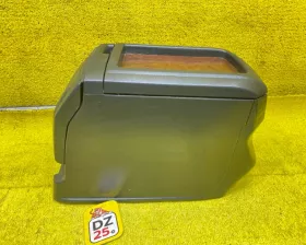 Бардачок между сиденьями TOYOTA