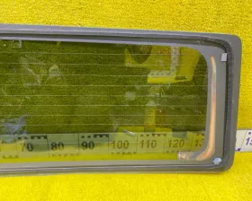 Стекло двери багажника NISSAN