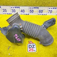 Патрубок воздушного фильтра TOYOTA