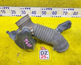 Патрубок воздушного фильтра TOYOTA