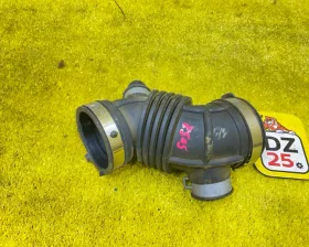 Патрубок воздушного фильтра Nissan