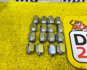 Гайка на колесо HONDA