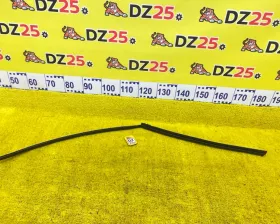 Молдинг лобового стекла TOYOTA