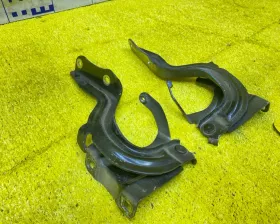 Петля капота Nissan