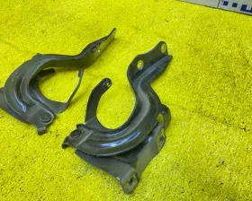 Петля капота Nissan