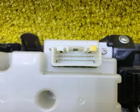 Блок управления магнитолой Nissan